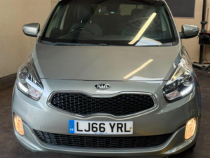 2016 Kia Carens 1.7 Crdi 2 Euro 6 (s/s) 5dr in Silver — image 2