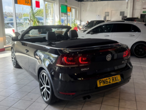 2012 Volkswagen Golf 2.0 Tdi Bluemotion Tech Gt in Black — image 5