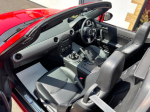 2011 Mazda Mx-5 2.0i Sport Tech Euro 5 2dr in Red — image 4