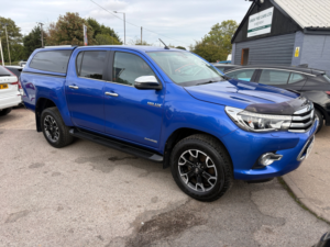 2018 Toyota Hilux 2.4 D-4d Invincible X Pickup Double Cab 4dr Diesel Auto 4WD Euro 6 (s/s) (tss, 3.5t) (150 Ps) in Blue — image 2