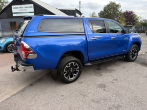 2018 Toyota Hilux 2.4 D-4d Invincible X Pickup Double Cab 4dr Diesel Auto 4WD Euro 6 (s/s) (tss, 3.5t) (150 Ps) in Blue — image 4