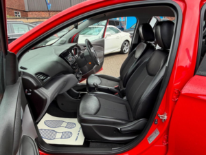 2018 Vauxhall Viva 1.0i Sl Easytronic Euro 6 5dr in Red — image 4