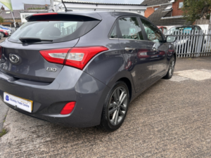 2015 Hyundai I30 1.6 Crdi Blue Drive Premium in Grey — image 5