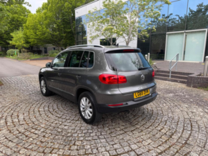 2015 Volkswagen Tiguan 2.0 Tdi Bluemotion Tech Match DSG 4WD Euro 6 (s/s) 5dr in Grey — image 4