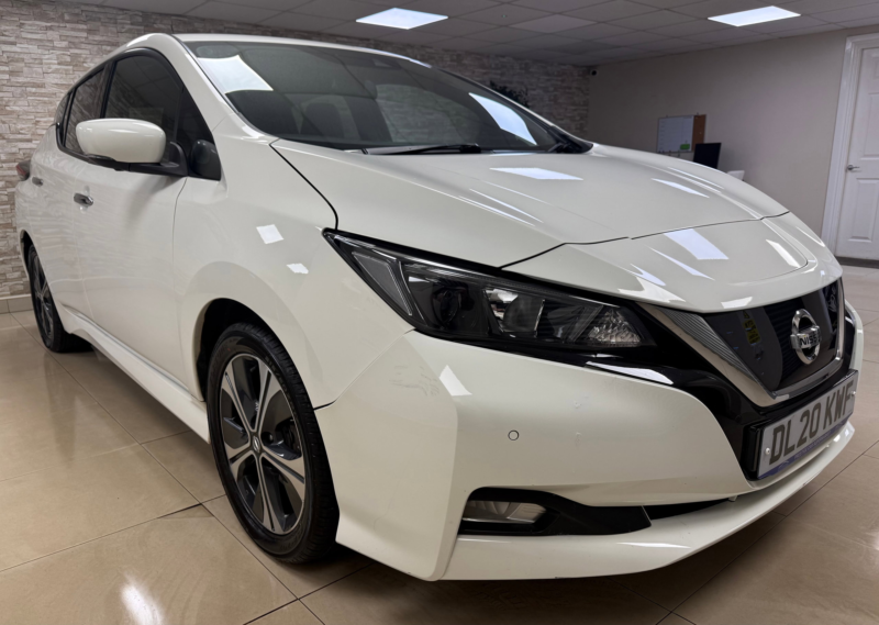 2020 Nissan Leaf 40kwh N-Connecta Hatchback 5dr Electric Auto (150 Ps) in Multicolour — image 1