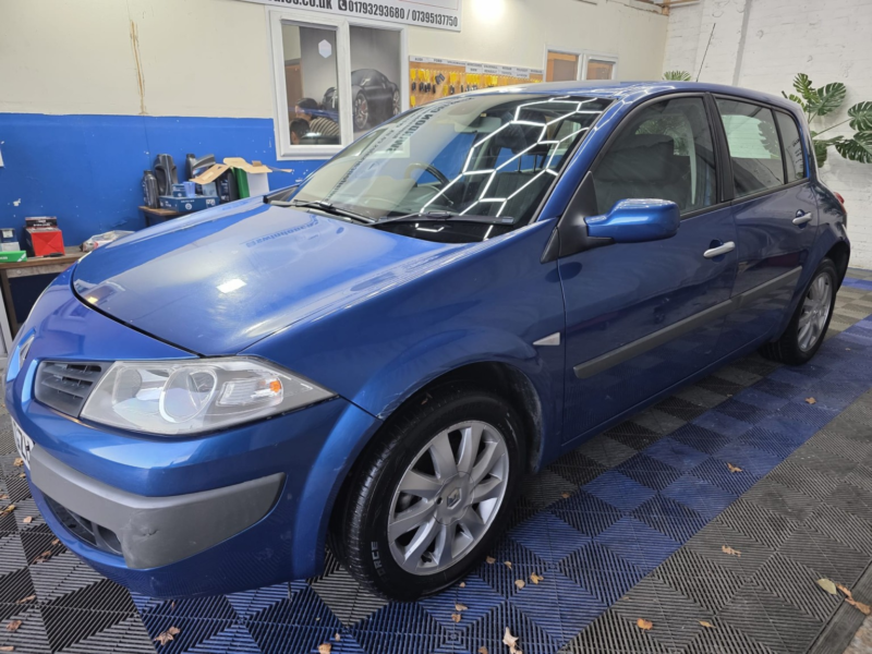 2007 Renault Megane 1.4 16v Dynamique 5dr in Blue — image 1