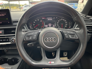2019 Audi A4 Avant 2.0 Tfsi 35 Black Edition Estate 5dr Petrol S Tronic Euro 6 (s/s) (150 Ps) in Black — image 4