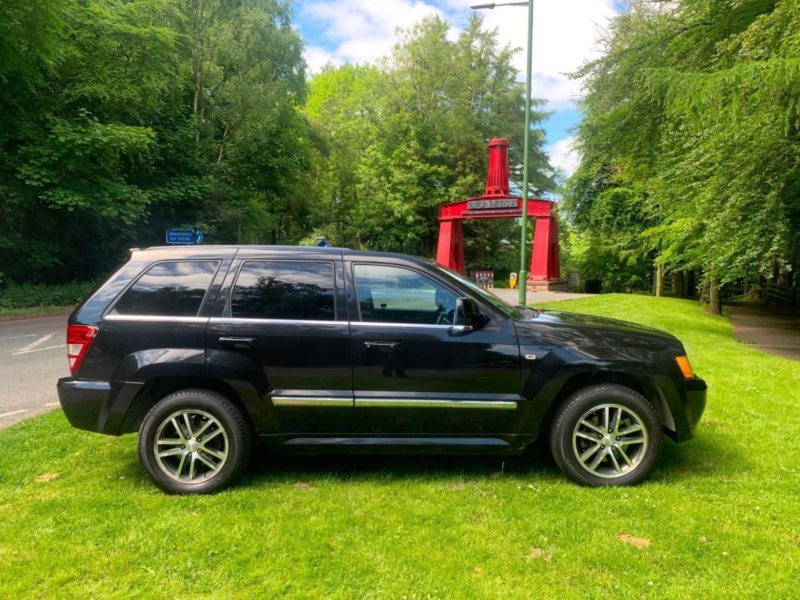 2010 Jeep Grand Cherokee V6 Crd S Limited in Black — image 1
