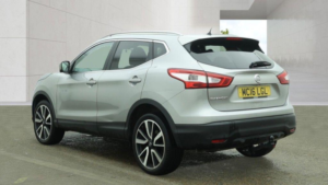 2016 Nissan Qashqai 1.2 Dig-T Tekna 2WD Euro 6 (s/s) 5dr in Silver — image 3