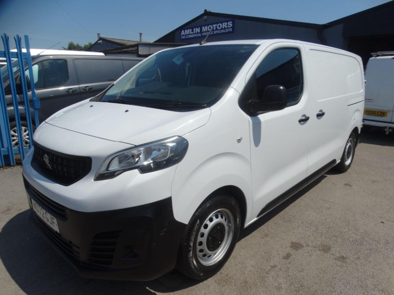 2023 Peugeot Expert 1.5 Bluehdi 1000 Professional Premium Standard Panel Van Mwb Euro 6 (s/s) 6dr in White — image 1