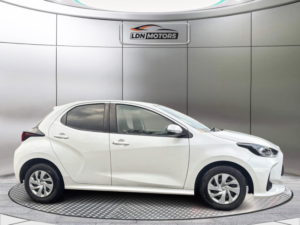 2021 Toyota Yaris 1.5 Vvt-H Excel E-CVT Euro 6 (s/s) 5dr in White — image 5