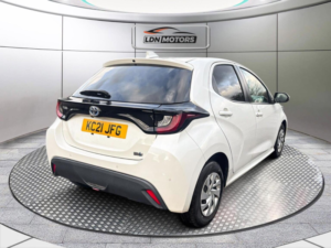 2021 Toyota Yaris 1.5 Vvt-H Excel E-CVT Euro 6 (s/s) 5dr in White — image 6