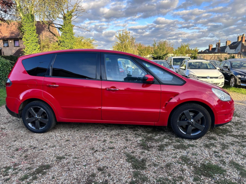 2008 Ford S-Max 2.0 Tdci Titanium in Red — image 1