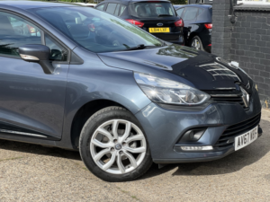 2017 Renault Clio 0.9 Dynamique Nav Tce 90 in Grey — image 4