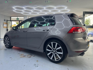2016 Volkswagen Golf 2.0 Tdi Bluemotion Tech R-Line Edition DSG Euro 6 (s/s) 5dr in Grey — image 4