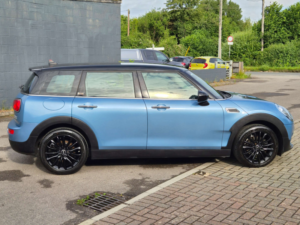 2017 MINI Clubman 1.5 Clubman Cooper Black 6dr in Blue — image 2