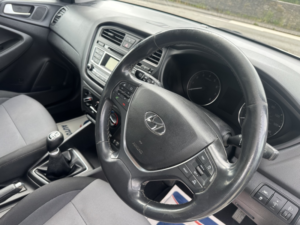2017 Hyundai I20 1.2 I20 Se 1.2 84ps My17 in White — image 2