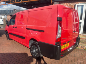 2016 Peugeot Expert 1.6 Hdi L2 H1 4dr in Red — image 3