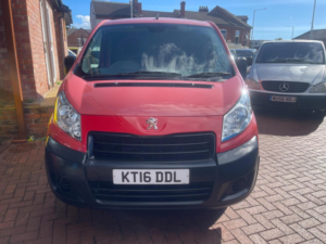 2016 Peugeot Expert 1.6 Hdi L2 H1 4dr in Red — image 5