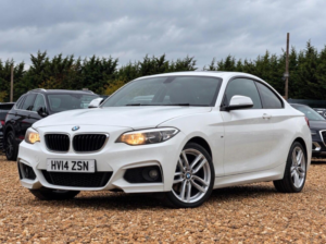 2014 BMW 2 Series 2.0 220i M Sport Euro 6 (s/s) 2dr in White — image 4
