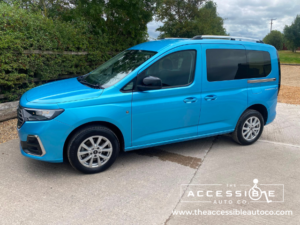 2023 Ford Tourneo Connect 2.0 Tourneo Connect Titanium Tourneo L1 2.0l Ecoblue 122ps Fwd 6 Speed Manual in Blue — image 6