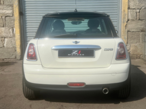 2007 MINI Hatch 1.6 Cooper Hatchback 3dr Petrol Manual Euro 4 (120 Ps) in White — image 6