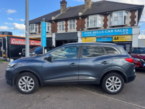 2016 Renault Kadjar 1.2 Tce Dynamique Nav Euro 6 (s/s) 5dr in Grey — image 3