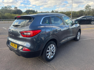 2016 Renault Kadjar 1.2 Tce Dynamique Nav Euro 6 (s/s) 5dr in Grey — image 5