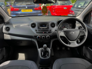 2017 Hyundai I10 1.0 S Euro 6 5dr in Red — image 3