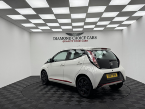 2017 Toyota Aygo 1.0 Vvt-I X-Play in White — image 4