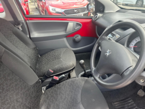 2011 Peugeot 107 1.0 12v Urban in Red — image 2
