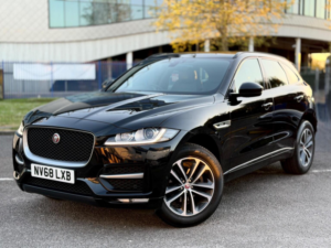 2019 Jaguar F-Pace 2.0 D180 R-Sport Auto AWD Euro 6 (s/s) 5dr in Black — image 5