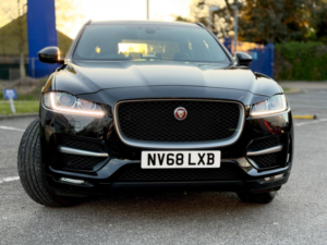 2019 Jaguar F-Pace 2.0 D180 R-Sport Auto AWD Euro 6 (s/s) 5dr in Black — image 6