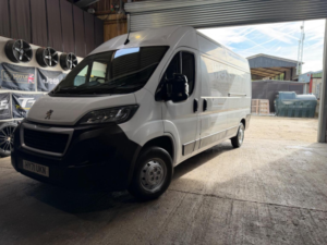 2021 Peugeot Boxer 2.2 Bluehdi 335 Professional L3 H2 Euro 6 (s/s) 5dr in White — image 3