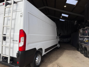 2021 Peugeot Boxer 2.2 Bluehdi 335 Professional L3 H2 Euro 6 (s/s) 5dr in White — image 5