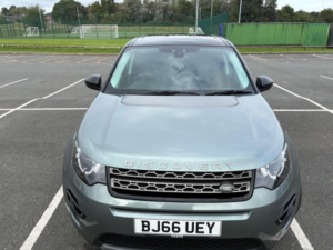 2016 Land Rover Discovery Sport 2.0 Td4 Se Tech 4WD Euro 6 (s/s) 5dr in Grey — image 2