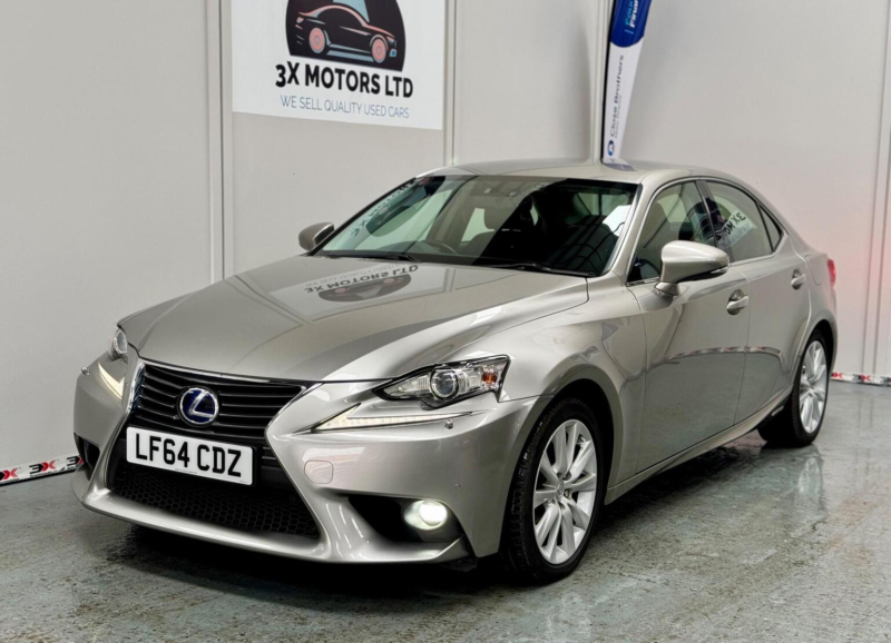 2015 Lexus Is 2.5 300h Executive Edition E-CVT Euro 5 (s/s) 4dr in Silver — image 1