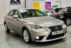 2015 Lexus Is 2.5 300h Executive Edition E-CVT Euro 5 (s/s) 4dr in Silver — image 2
