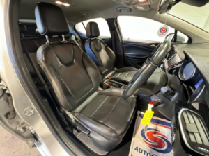 2017 Vauxhall Astra 1.4i Turbo Elite Nav Euro 6 5dr in Silver — image 3