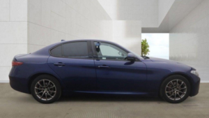 2019 Alfa Romeo Giulia 2.2 Td Super Auto Euro 6 (s/s) 4dr in Blue — image 6