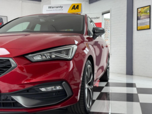 2021 SEAT Leon 1.5 Etsi Mhev Fr Sport DSG Euro 6 (s/s) 5dr in Red — image 5