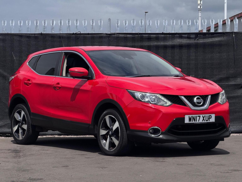 2017 Nissan Qashqai 1.6 Dig-T N-Connecta 2WD Euro 6 (s/s) 5dr in Red — image 1