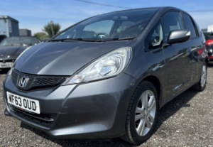 2013 Honda Jazz 1.4 I-Vtec Es Plus in Grey — image 4