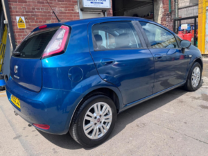 2013 Fiat Punto 1.4 Easy Dualogic Euro 5 (s/s) 5dr in Blue — image 2