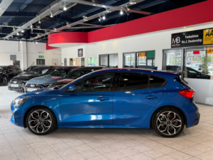 2018 Ford Focus 1.5 Ecoblue St-Line X in Blue — image 6