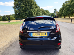 2016 Ford Fiesta 1.0 T Ecoboost Titanium in Black — image 4