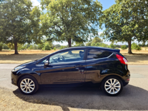 2016 Ford Fiesta 1.0 T Ecoboost Titanium in Black — image 6