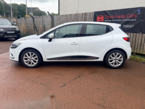2017 Renault Clio 1.2 Dynamique Nav 1.2 16v 75 in White — image 5