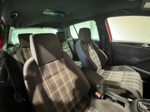 2011 Volkswagen Golf 2.0 Tsi Gti DSG Euro 5 5dr in Red — image 3