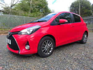 2017 Toyota Yaris 1.3 Dual Vvt-I Icon in Red — image 3